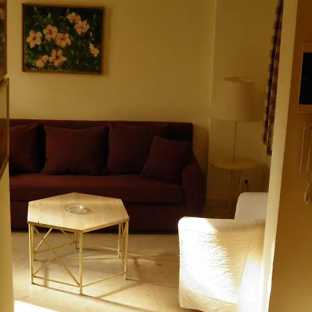 Apartaments St. Jordi Comtal-3